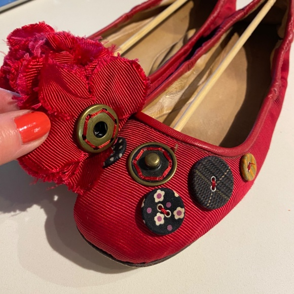 Shoes - Picture 7 of 8